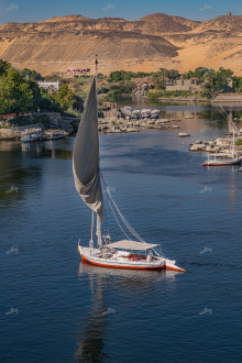 Relaxed Boat